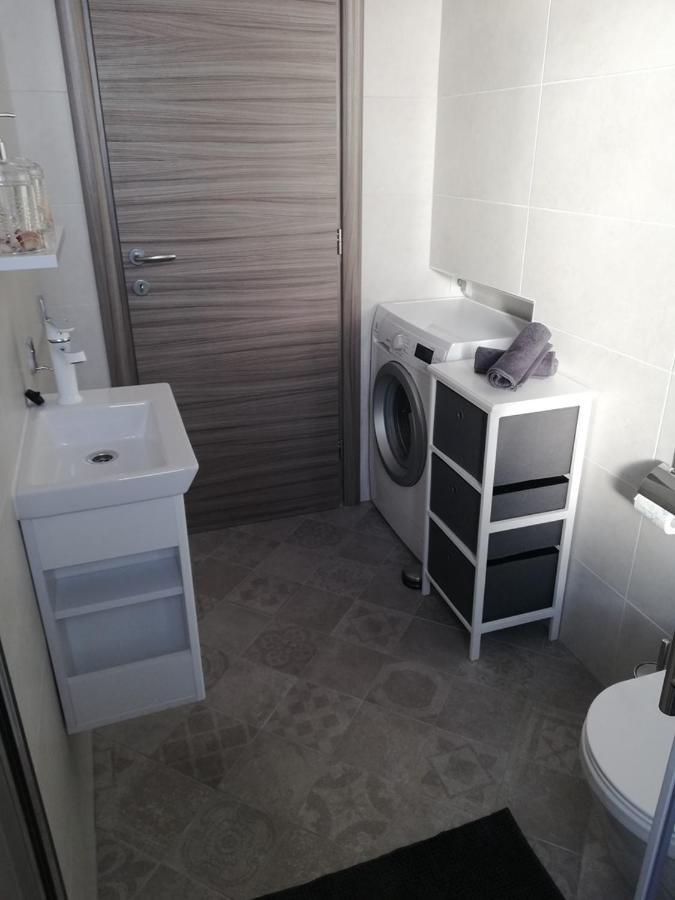 Apartment Stefania On The Beach Koromacno Luaran gambar