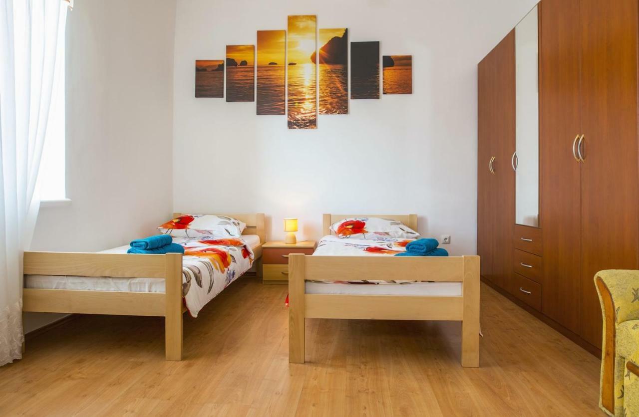 Apartment Stefania On The Beach Koromacno Luaran gambar