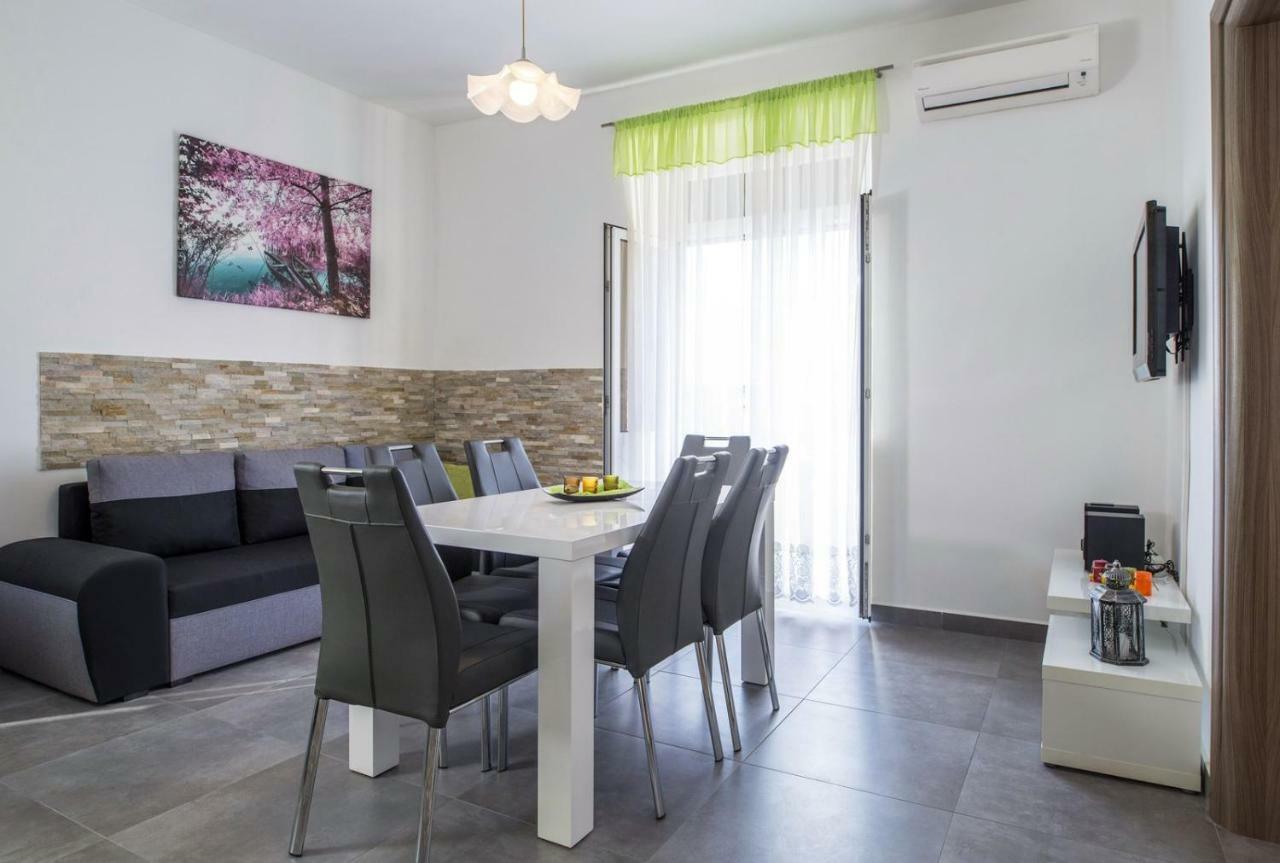 Apartment Stefania On The Beach Koromacno Luaran gambar