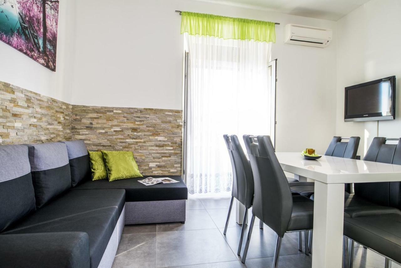 Apartment Stefania On The Beach Koromacno Luaran gambar
